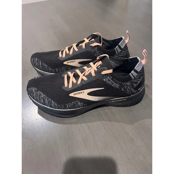 Brooks Women's Levitate 4 Black Coral Running Shoes Size 9 Medium Worn Twice - Picture 2 of 7